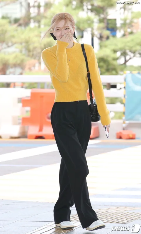 Rosé (BLACKPINK) photo 8 of 4338