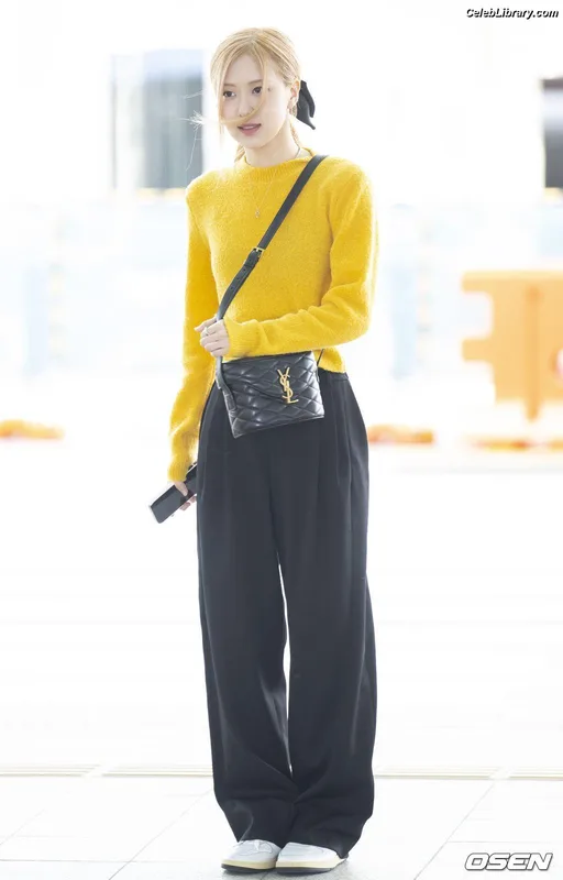Rosé (BLACKPINK) photo 10 of 4338