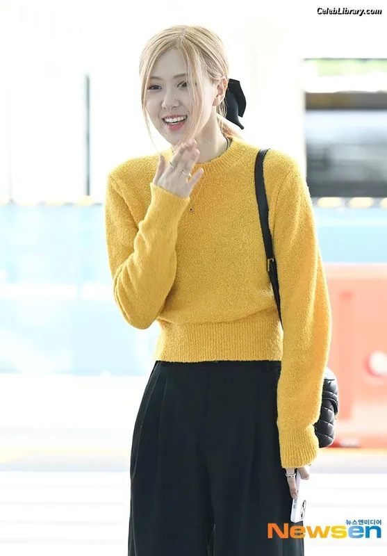 Rosé (BLACKPINK) photo 11 of 4338