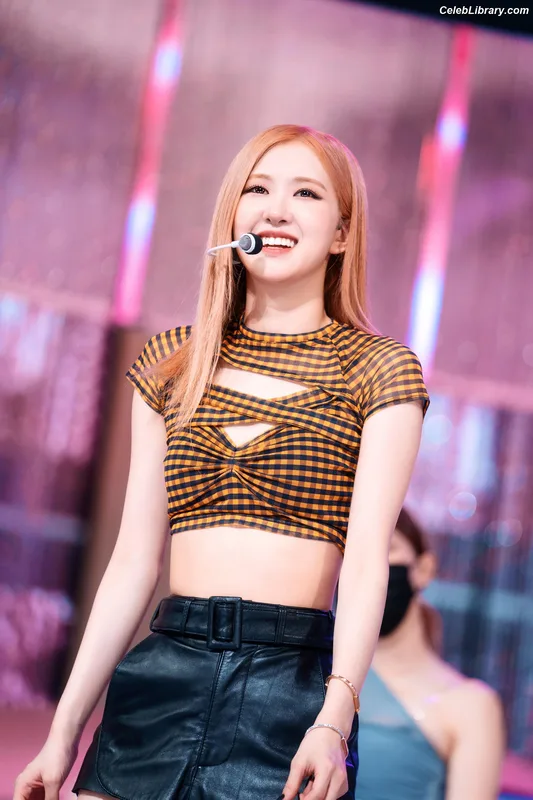 Rosé (BLACKPINK) photo 8 of 4338