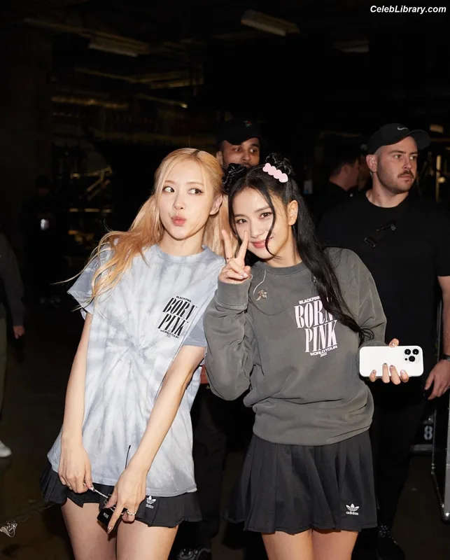 Rosé (BLACKPINK) photo 15 of 4338