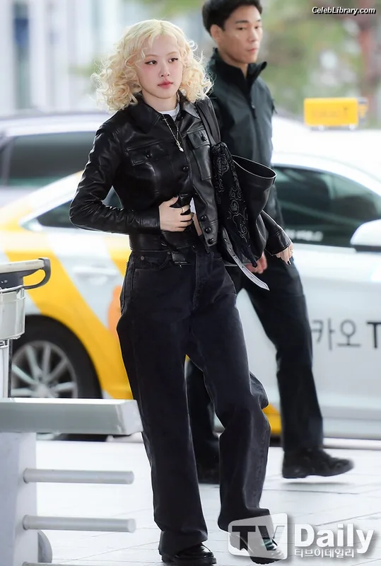 Rosé (BLACKPINK) photo 14 of 4338