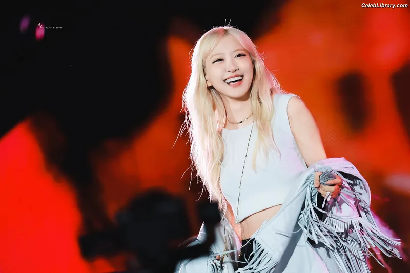 Rosé (BLACKPINK) photo 9 of 4338