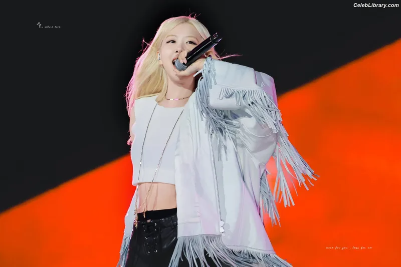 Rosé (BLACKPINK) photo 12 of 4338