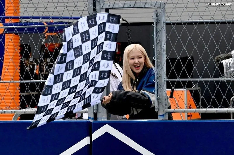 Rosé (BLACKPINK) photo 9 of 4338