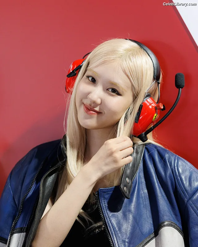Rosé (BLACKPINK) photo 11 of 4338