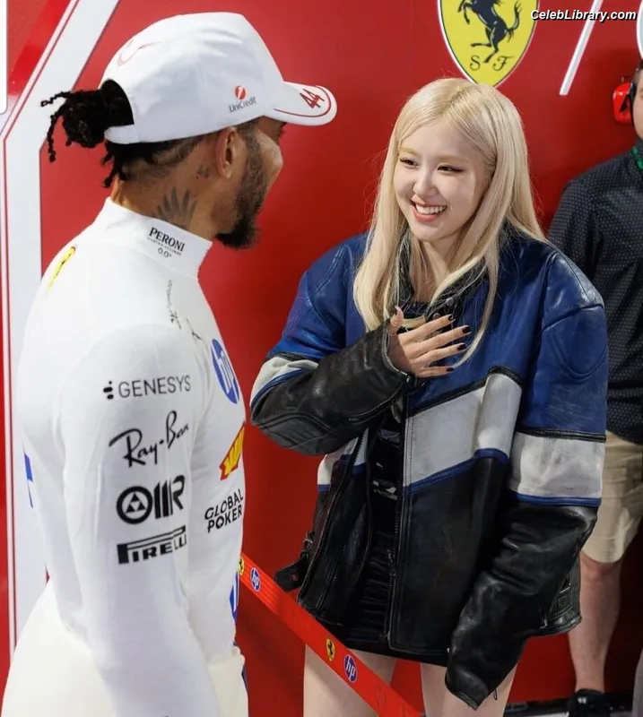 Rosé (BLACKPINK) photo 13 of 4338