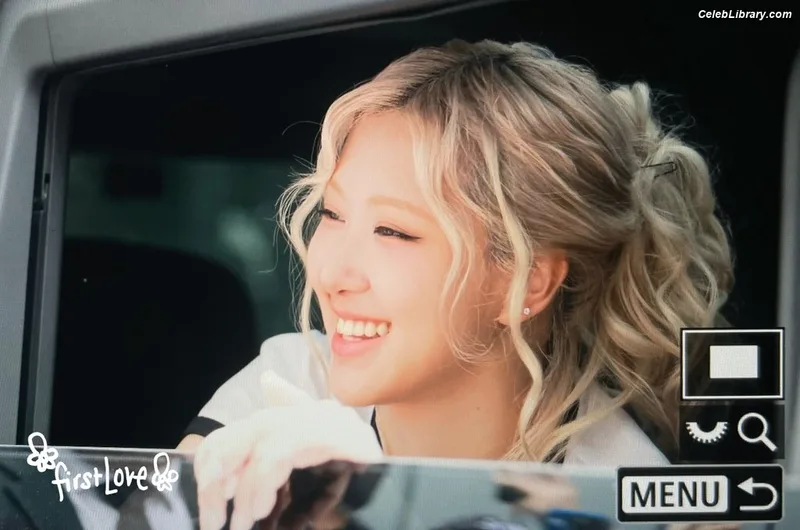 Rosé (BLACKPINK) photo 19 of 4338