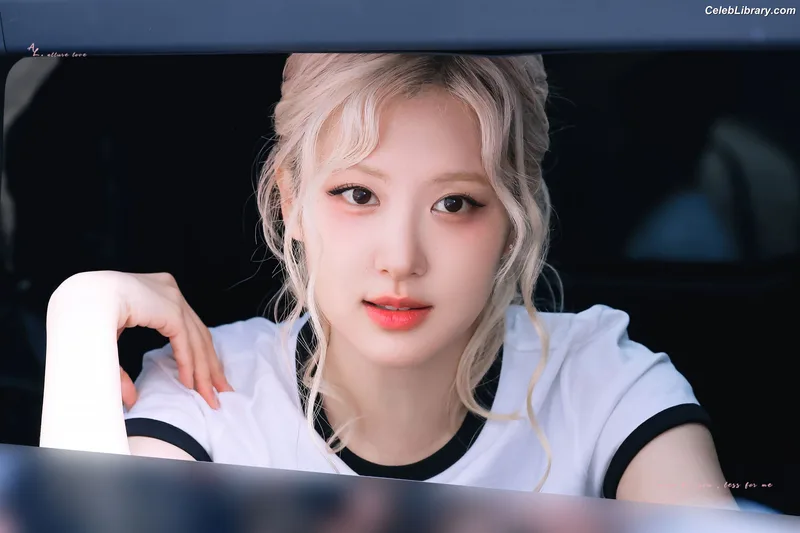Rosé (BLACKPINK) photo 21 of 4338