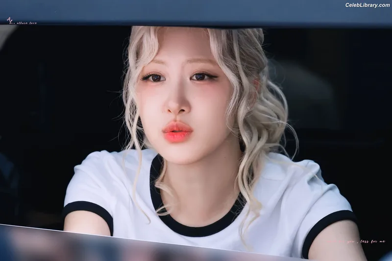 Rosé (BLACKPINK) photo 22 of 4338
