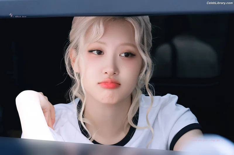 Rosé (BLACKPINK) photo 23 of 4338