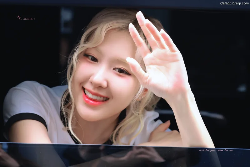 Rosé (BLACKPINK) photo 1 of 4338