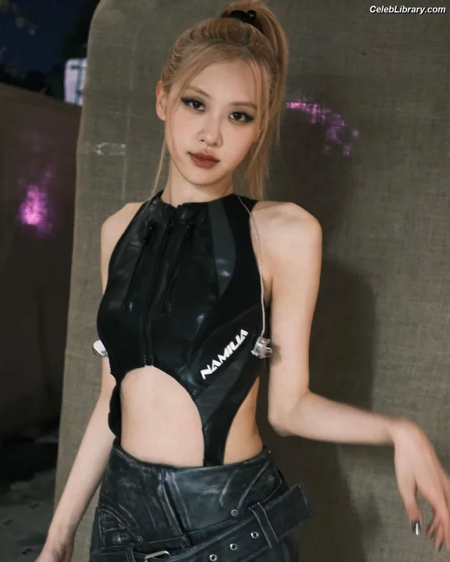 Rosé (BLACKPINK) photo 1 of 4338