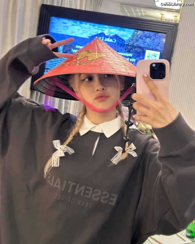 Rosé (BLACKPINK) photo 4 of 4338