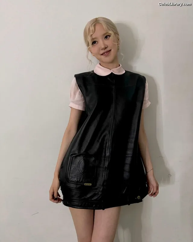 Rosé (BLACKPINK) photo 7 of 4338