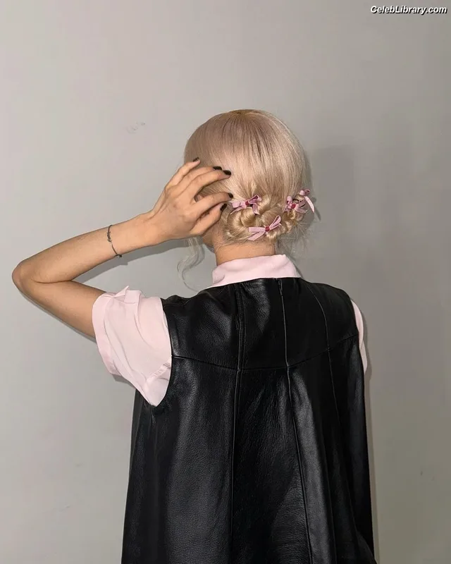 Rosé (BLACKPINK) photo 12 of 4338