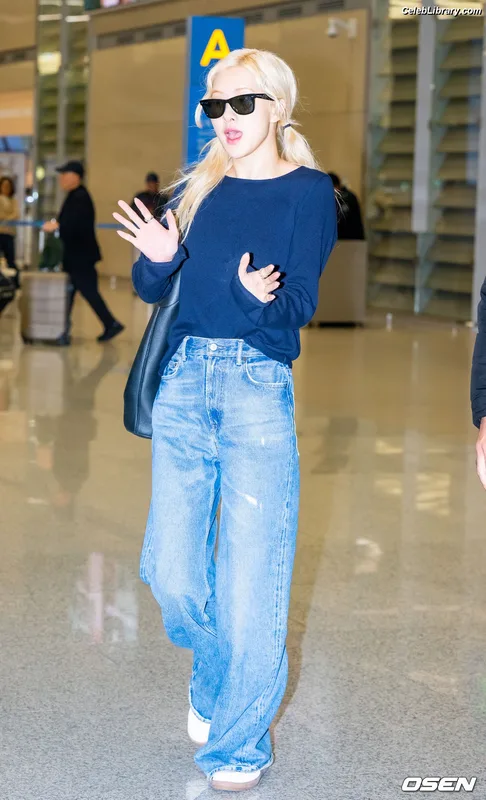 Rosé (BLACKPINK) photo 8 of 4338
