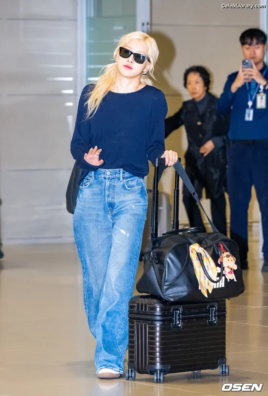Rosé (BLACKPINK) photo 13 of 4338