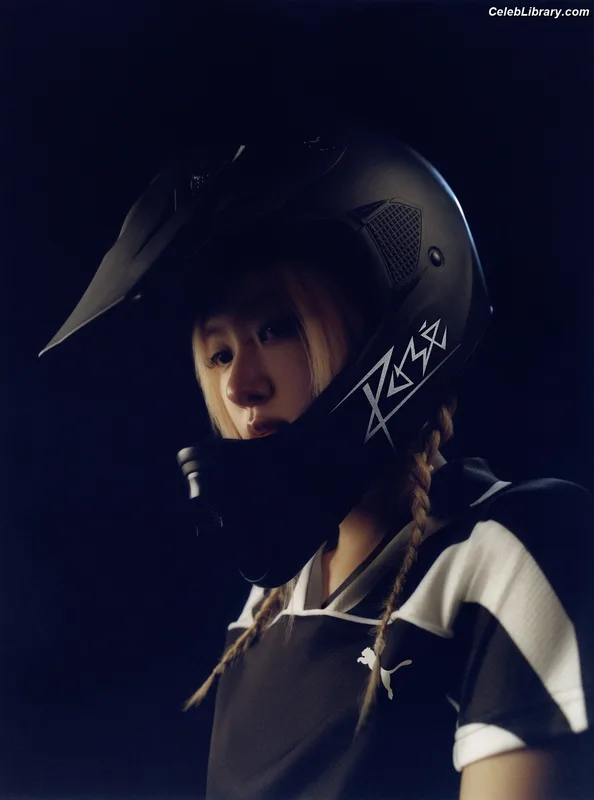 Rosé (BLACKPINK) photo 13 of 4338