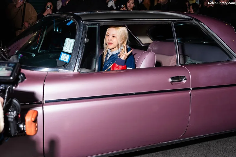 Rosé (BLACKPINK) photo 22 of 4338