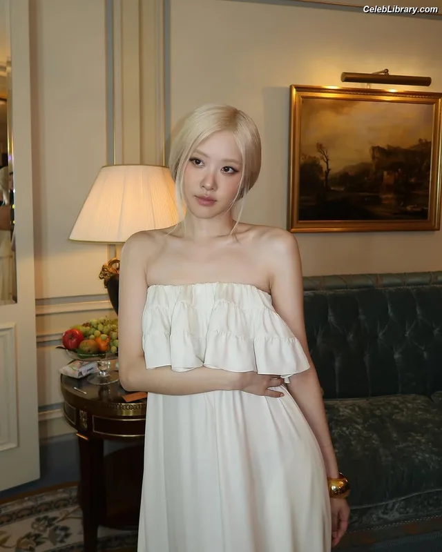 Rosé (BLACKPINK) photo 8 of 4338