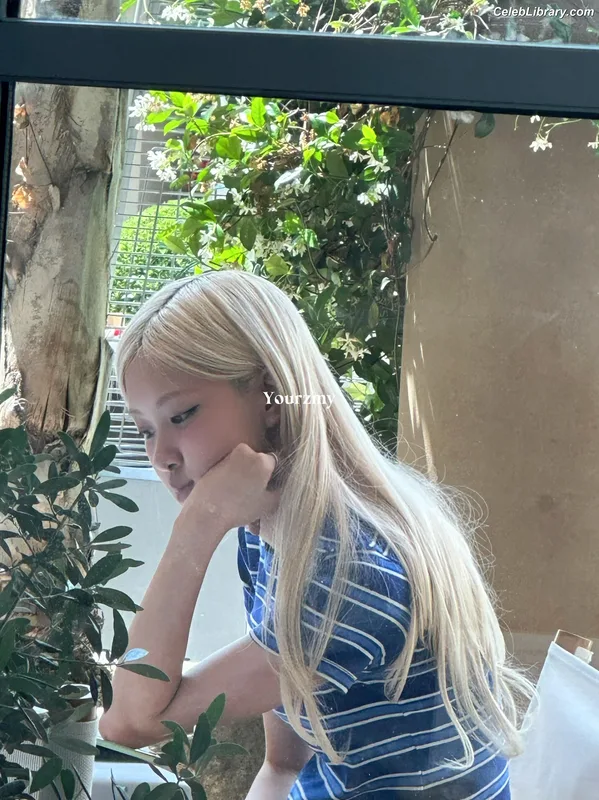 Rosé (BLACKPINK) photo 14 of 4338