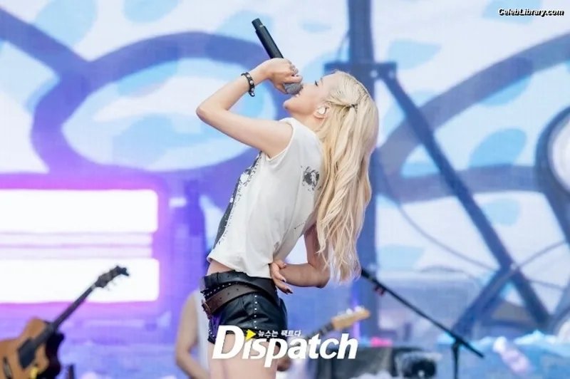Rosé (BLACKPINK) photo 6 of 4338