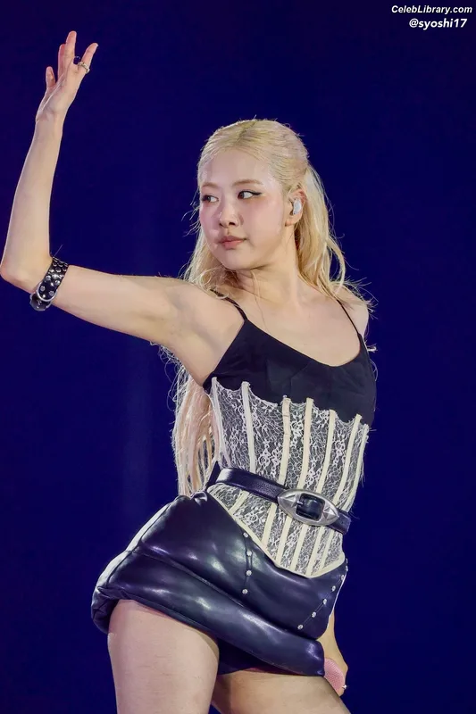 Rosé (BLACKPINK) photo 14 of 4338
