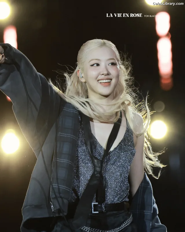 Rosé (BLACKPINK) photo 20 of 4338