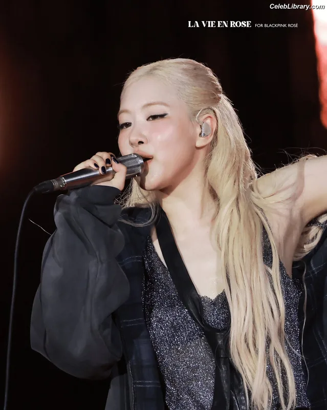 Rosé (BLACKPINK) photo 23 of 4338