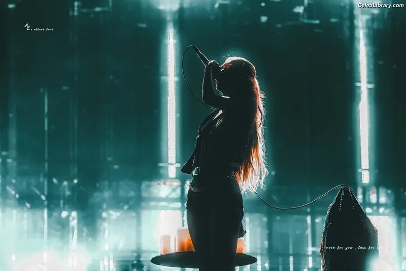 Rosé (BLACKPINK) photo 17 of 4338