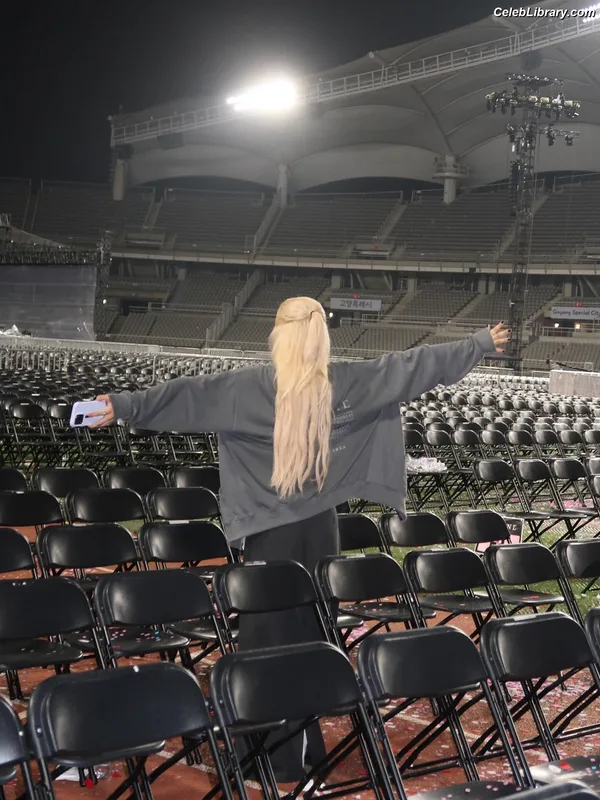 Rosé (BLACKPINK) photo 8 of 4338