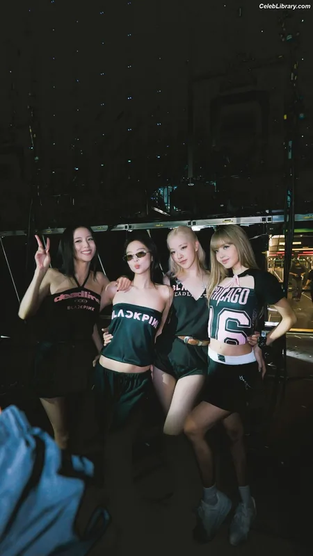 Rosé (BLACKPINK) photo 24 of 4338