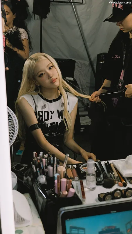 Rosé (BLACKPINK) photo 12 of 4338