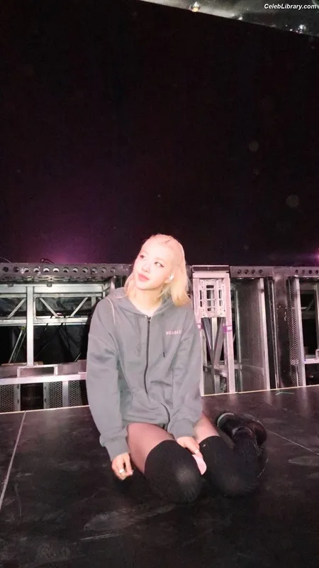 Rosé (BLACKPINK) photo 7 of 4338