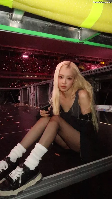 Rosé (BLACKPINK) photo 7 of 4338