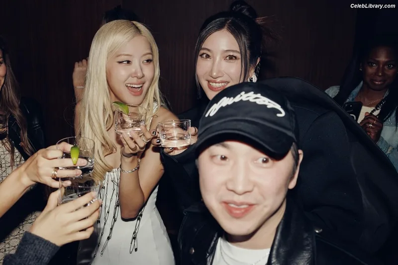 Rosé (BLACKPINK) photo 18 of 4338