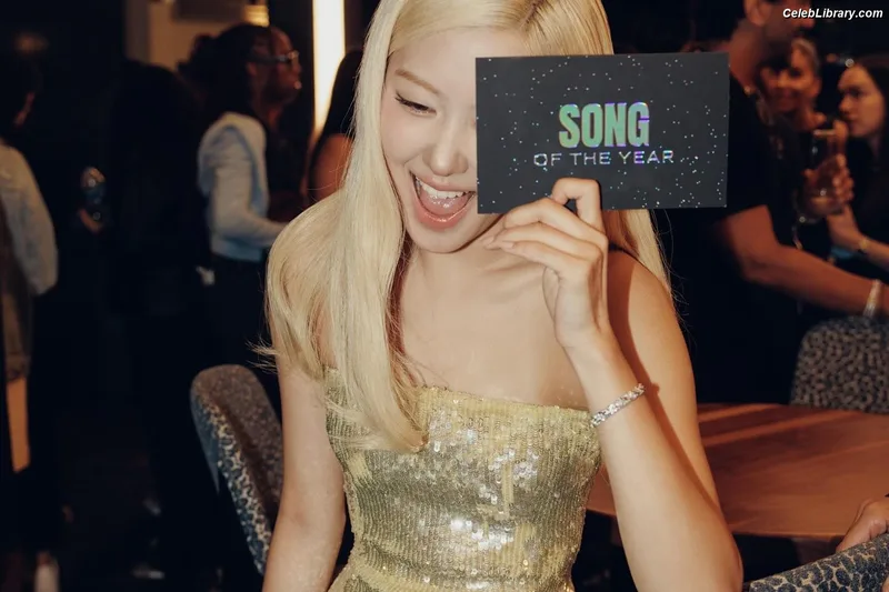 Rosé (BLACKPINK) photo 24 of 4338