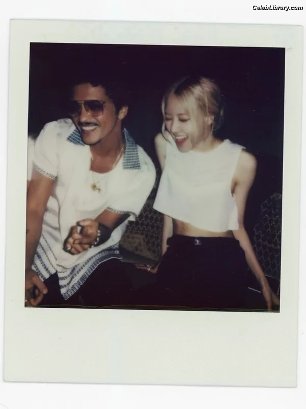 Rosé (BLACKPINK) photo 6 of 4338
