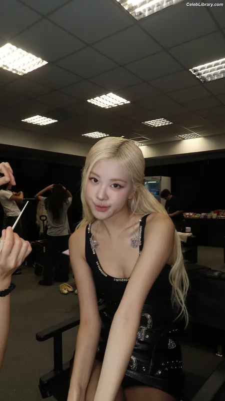 Rosé (BLACKPINK) photo 14 of 4338