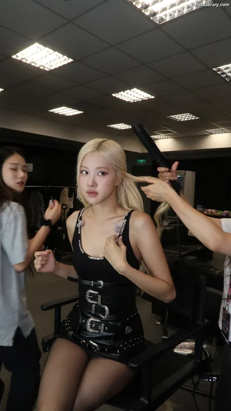 Rosé (BLACKPINK) photo 15 of 4338