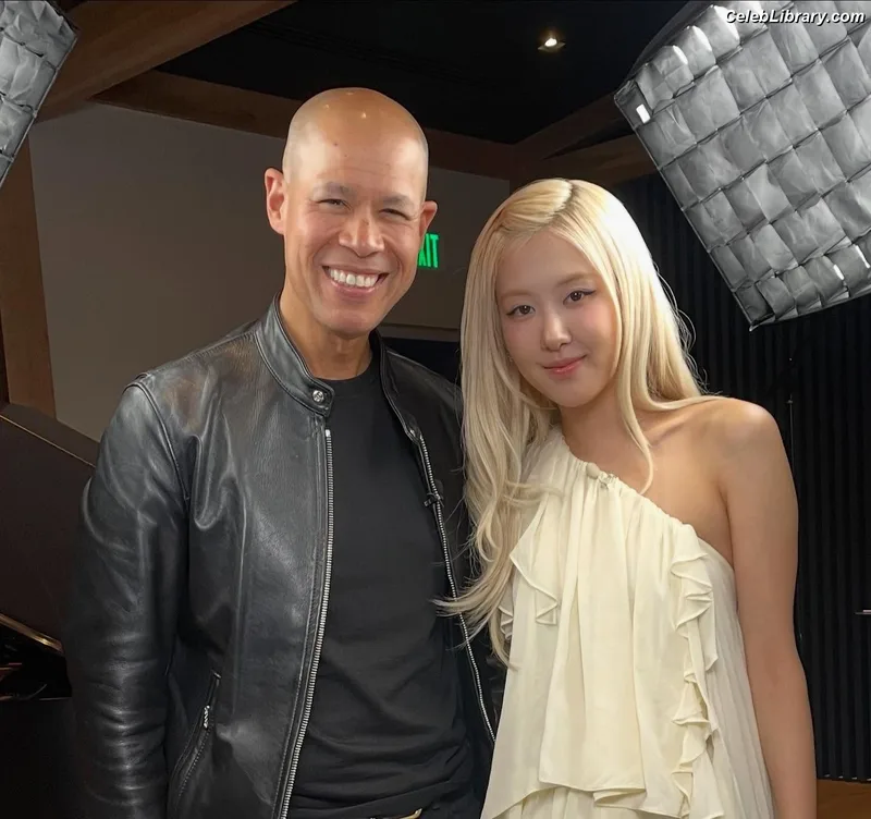 Rosé (BLACKPINK) photo 24 of 4338