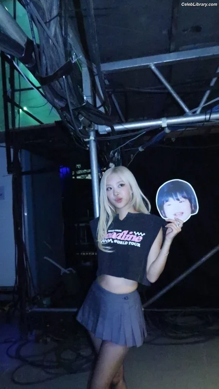 Rosé (BLACKPINK) photo 24 of 4338