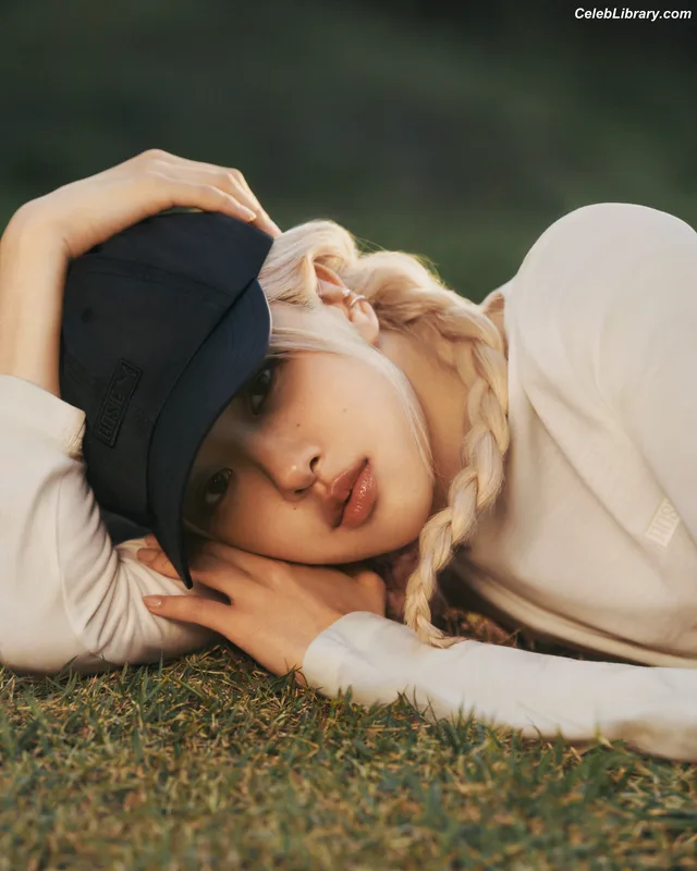 Rosé (BLACKPINK) photo 11 of 4338