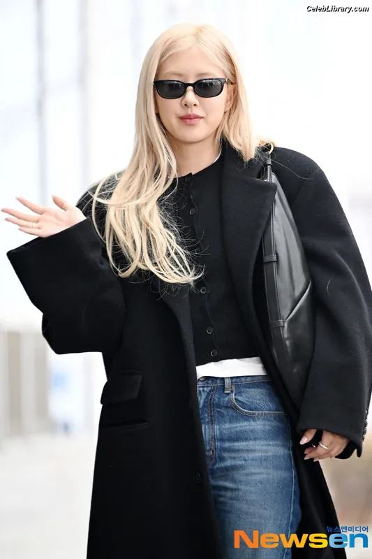 Rosé (BLACKPINK) photo 8 of 4338