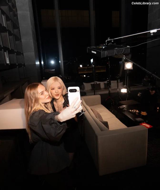 Rosé (BLACKPINK) photo 19 of 4338