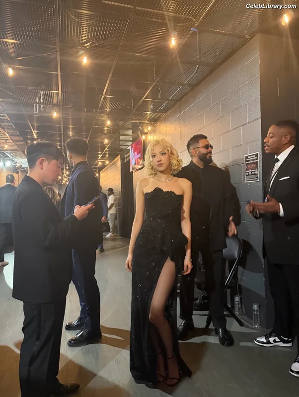 Rosé (BLACKPINK) photo 20 of 4338