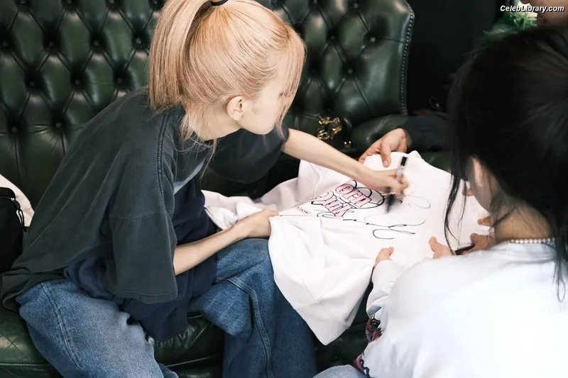 Rosé (BLACKPINK) photo 19 of 4338