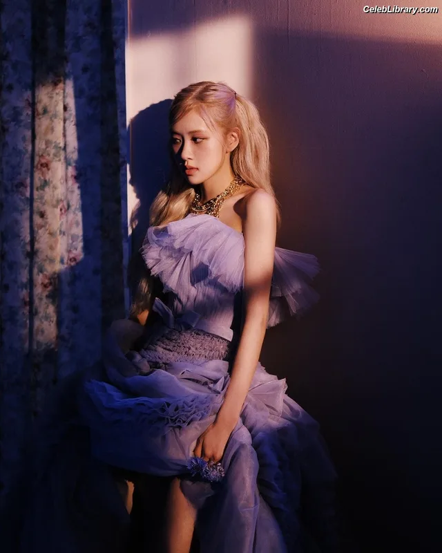 Rosé (BLACKPINK) photo 4 of 4338