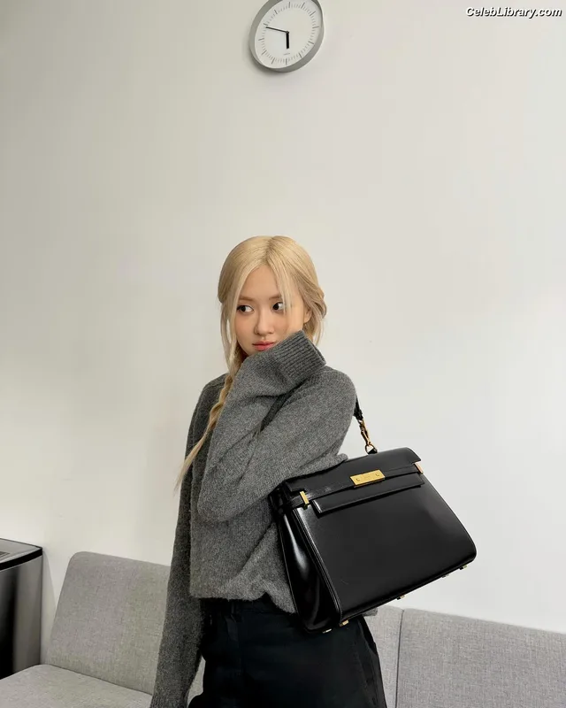 Rosé (BLACKPINK) photo 13 of 4338